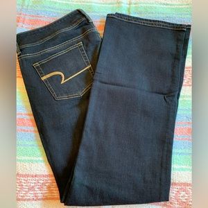 NWOT American Eagle jeans.